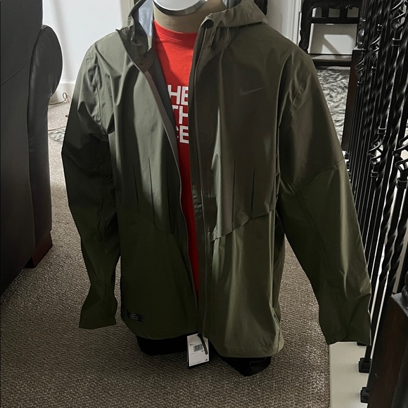 Nike Men's Olive Hooded jacket